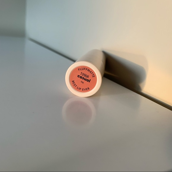 [SOLD ON DEPOP] Sunniesface Fluffmatte Lipstick in “Casual” - Picture 3 of 4